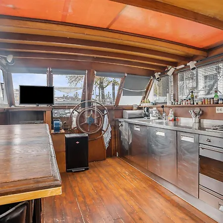 Amstel Houseboat Right Across The Opera شقة